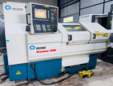 TORNO CNC - ROMI - CENTUR 30D - 500 MM - ANO 2008 - COMANDO SIEMENS