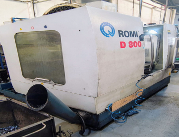 CENTRO DE USINAGEM VERTICAL - ROMI - D800 - COMANDO FANUC SÉRIES 0i - 800x530x580MM - REFRIGERAÇÃO INTERNA - ANO 2009