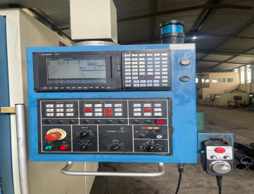 Foto: FRESADORA CNC - VEKER - MVK-1700F (1.700 x 700 x 700MM) - ANO 2011