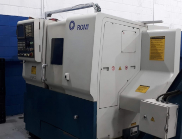 Foto: CENTRO DE TORNEAMENTO - ROMI - GALAXY10 - COMANDO FANUC - 240 x 400 - ANO 2002