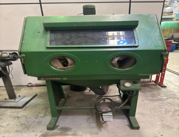 Foto: CABINE DE JATO DE AREIA  EM OPERAÇÃO