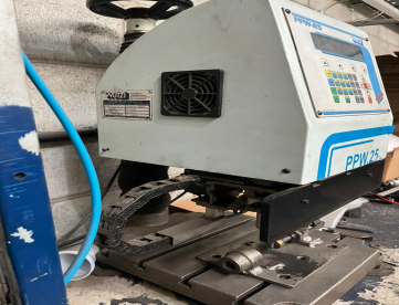 MÁQUINA DE GRAVAÇÃO - PUNCIONADEIRA - WUTZL PPW25 - ANO 2018