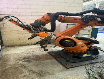 Foto: ROBÔ INDUSTRIAL - KUKA – 6 EIXOS – 210 KG – ALCANCE 2696 MM