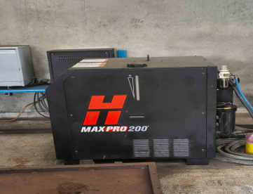 Foto: MÁQUINA DE CORTE PLASMA - CNC - WHITE MARTINS - MAXPRO 200