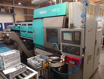 Foto: TORNO CNC MULTIFUSO - INDEX - MS32B DE 6 FUSOS - PASSAGEM DE 32 MM - COMANDO SIEMENS SINUMERIK - COM ALIMENTADOR DE BARRAS IEMCA - ANO 1999