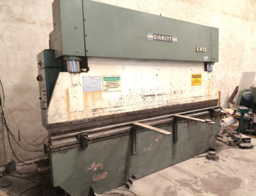 DOBRADEIRA HIDRÁULICA - LVD - DIAMINT - 135 TONS X 4000MM