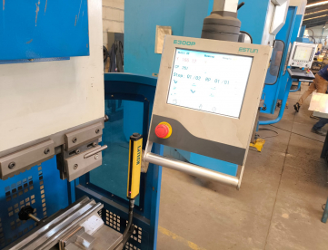 Foto: DOBRADEIRA CNC - VITERBO - 200 TONS X 4000MM - MOD.WC6TE - FABR. 05/2022