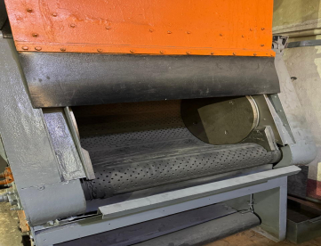 Foto: MÁQUINA DE JATO DE GRANALHA - TIPO ESTEIRA ROTATIVA 300 KG