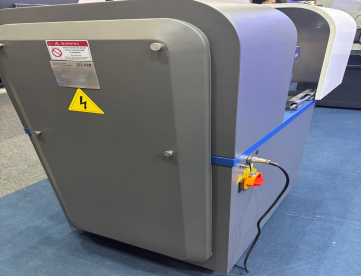 Foto: AFIADORA CNC AUTOMÁTICA DE TOPO DE FRESAS E REAFIAÇÃO AUTOMATIZADA DE FERRAMENTAS DE CORTE DE 3 A 20 MM - ANO 2026