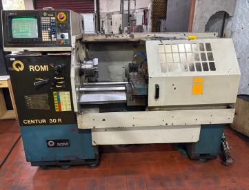 TORNO CNC - ROMI - CENTUR 30R - TIPO GANG -1000 X 430 COMANDO MACH5