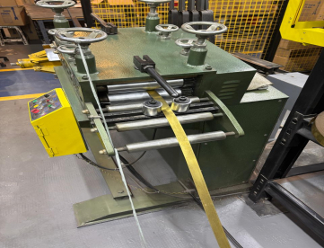 Foto: PRENSA EXCÊNTRICA - 40 TONELADAS - VANTEMAQ - JH 21-40 + ALIMENTADOR DESBOBINADOR 200 MM X 800 KG X 2,5 MM - ANO 2010