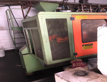 Foto: MÁQUINA SOPRADORA DE PLÁSTICOS 2 LITROS BMT2000D ANO 1998 (ESPECIAL P/ PVC)