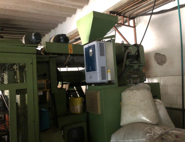 Foto: MÁQUINA SOPRADORA DE PLÁSTICOS 2 LITROS BMT2000D ANO 1998 (ESPECIAL P/ PVC)