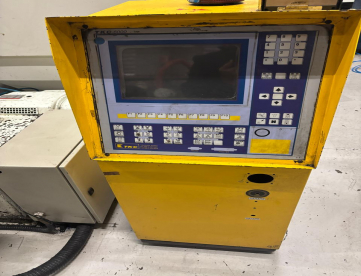 Foto: INJETORA DE PLASTICOS VERTICAL TKC600DM  120 TONELADAS -MESA DUPLA DESLIZANTE ANO 2007