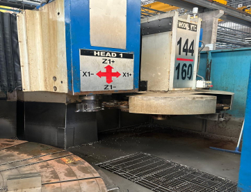 Foto: TORNO VERTICAL CNC  -PHOEMIX VTC 144/160  -PLACA DE 4000 X 1000 MTS ,DUAS TORRES,COMANDO FANUC -  DOIS MAGAZINES- ANO 2008