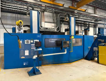 TORNO VERTICAL CNC  -PHOEMIX VTC 144/160  -PLACA DE 4000 X 1000 MTS ,DUAS TORRES,COMANDO FANUC -  DOIS MAGAZINES- ANO 2008