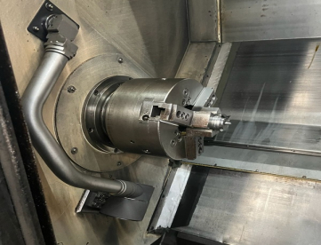 Foto: CENTRO DE TORNEAMENTO - DMG GILDEMEISTER - CTX BETA 800 - ANO 2009 - 410 x 800 MM - COM FERRAMENTA ACIONADA
