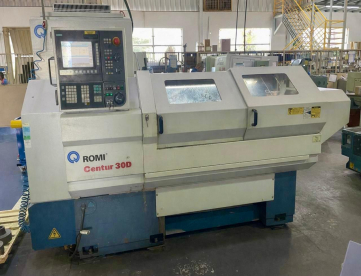 TORNO CNC - ROMI - CENTUR 30D - ANO 2012 - 430 x 1000 MM - PLACA HIDRÁULICA - COMANDO SIEMENS