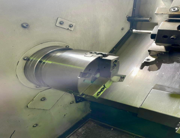 Foto: CENTRO DE TORNEAMENTO - ROMI - GL240 - ANO 2010 - 240 x 400 MM - COMANDO FANUC