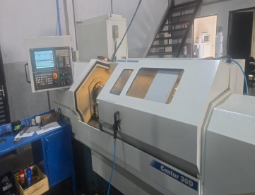 TORNO CNC - ROMI - CENTUR 30D - ANO 2021 - 430 x 1000 MM - PLACA HIDRÁULICA - COMANDO SIEMENS