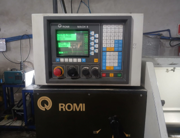 Foto: TORNO CNC - ROMI CENTUR 30RV - 1000 X420MM - TORRE ELÉTRICA - COMANDO MACH 8