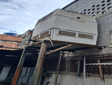 Foto: TORRE DE RESFRIAMENTO - SEIKAN - 55M3 - ANO 1994 + BOMBA 5CV + PAINEL ELÉTRICO + TUBULAÇÃO