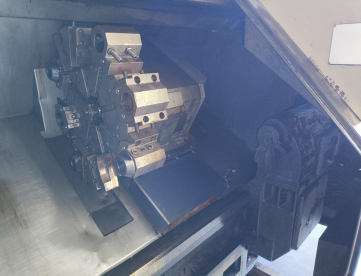 Foto: CENTRO DE TORNEAMENTO CNC - ROMI - COSMOS 30U - 350MM X 1200MM - ANO 1997