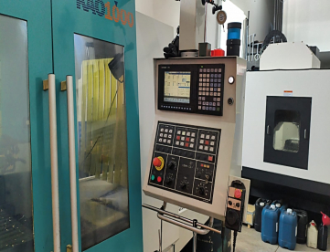 Foto: FRESADORA CNC - SINITRON - KAO1000 - CURSO 1000 X 500 X 500 -MAQUINA MUITO CONSERVADA -ANO 2009