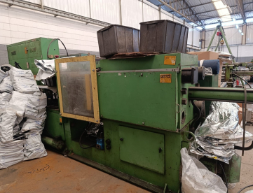 Foto: LOTE DE 05 MÁQUINAS - INJETORAS 200T DESLIGADAS (VENDA NO ESTADO)
