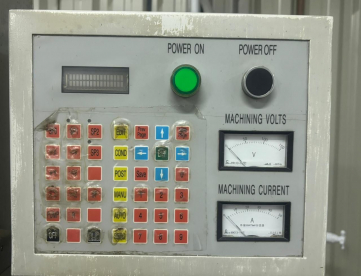 Foto: ELETROEROSÃO AGIE CHARMILLES CNC - DRILLING EDM - ANO 2005