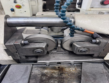 Foto: LAMINADORA DE ROSCAS - CAVOUR - TL7