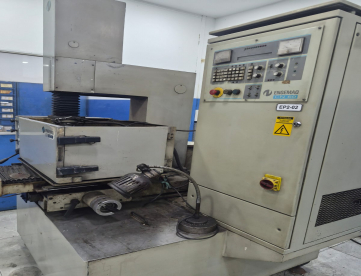 Foto: ELETROEROSÃO PENETRAÇÃO - ENGEMAQ - EDM460NC - ANO 1993 - 360 X 250 X 320mm
