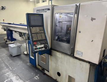 TORNO CNC AUTOMÁTICO DE CABEÇOTE MÓVEL - GILDEMEISTER - SPEED 12.5 LINEAR - COM ALIMENTADOR DE BARRAS - ANO 2006