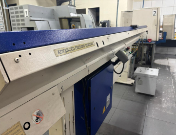 Foto: TORNO CNC AUTOMÁTICO DE CABEÇOTE MÓVEL - GILDEMEISTER - SPEED 12.5 LINEAR - COM ALIMENTADOR DE BARRAS - ANO 2006