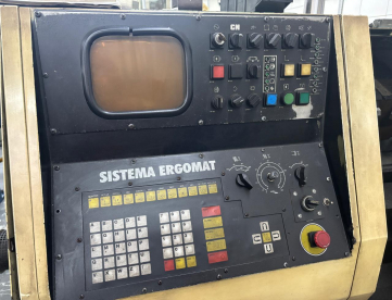 Foto: CENTRO DE TORNEAMENTO - TRAUB -TND-160 - MÁQUINA TRABALHANDO - ANO 1992