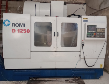 CENTRO DE USINAGEM VERTICAL - ROMI - D1250 - ANO 2015 - 1250 x 600 x 600 MM - COMANDO FANUC