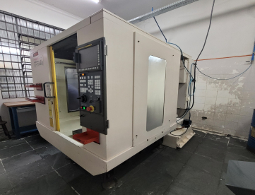 Foto: CENTRO DE USINAGEM VERTICAL - FANUC - ROBODRILL - ALPHA T14iE - ANO 2007 - MÁQUINA TODA REVISADA - 500 x 400 x 330 MM