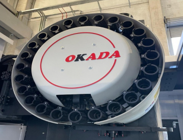 Foto: CENTRO DE USINAGEM VERTICAL - OKADA - NOVO - COM 4º EIXO - 800 x 500 x 500 MM - COMANDO FANUC