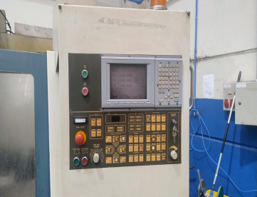 Foto: CENTRO DE USINAGEM VERTICAL - FEELER - FV1000 - ANO 2003 - 1000 x 500 x 500 MM