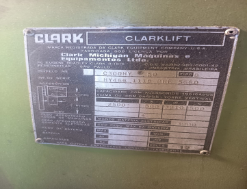 Foto: EMPILHADEIRA A GÁS - CLARK - MODELO C300HY 50 - CARGA 2500 KG - ALTURA 3910 MTS