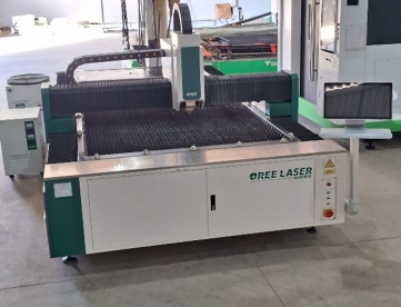 Foto: CORTE A LASER FIBRA  REE LASER - OR-FM3015A - MESA 3000 X 1500 -ANO 2022