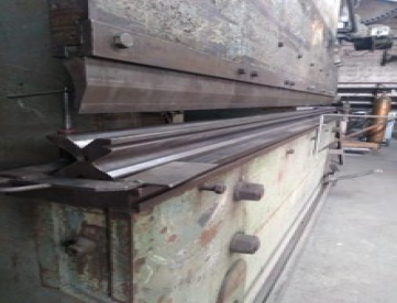 Foto: DOBRADEIRA MECÂNICA - FOBESA - 100T X 3000