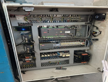 Foto: DOBRADEIRA HIDRAULICA CNC - CLARK - 80T X 3200 - ANO 2016