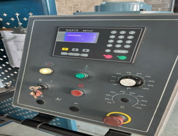 Foto: DOBRADEIRA HIDRAULICA CNC - CLARK - 80T X 3200 - ANO 2016