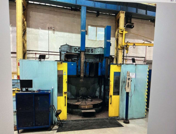 TORNO VERTICAL CNC - DORRIES - PLACA 2500 - TORNEÁVEL 2750 MM - ALTURA 1560 MM - COMANDO SIEMENS - TRABALHANDO NA INDÚSTRIA