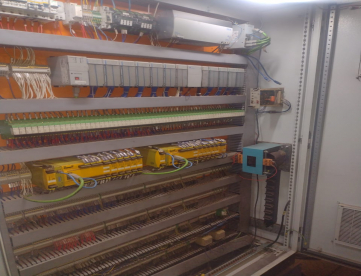 Foto: PRENSA HIDRÁULICA - SCHULLER - 630 TONS - MESA 3500 MM x 2300 MM
