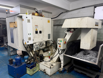 Foto: CENTRO DE USINAGEM VERTICAL - FANUC - ROBODRILL - ALFA D21 LiA5 - ANO 2015 - 24.000 RPM - COM COLUNA ESTENDIDA E 4º EIXO DDR