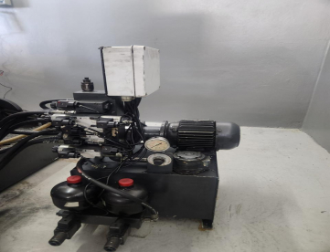 Foto: CENTRO DE USINAGEM VERTICAL - FAMUP - MC60 - ANO 2002 - DUPLO PALLET