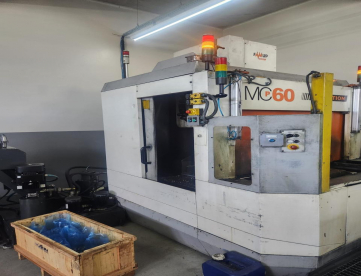 Foto: CENTRO DE USINAGEM VERTICAL - FAMUP - MC60 - ANO 2002 - DUPLO PALLET
