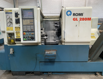 CENTRO DE TORNEAMENTO - ROMI - GL280M - ANO 2011 - COM FERRAMENTAS ACIONADAS - COMANDO FANUC